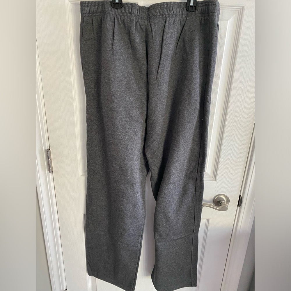 Mens Champion sweatpants size large charcoal, gray